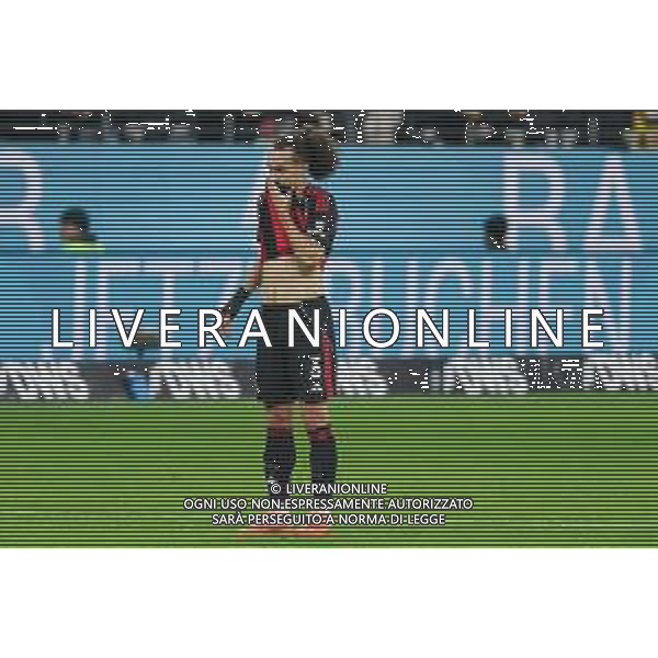 Fußball 1. Bundesliga - Eintracht Frankfurt - VfL Wolfsburg am 30.11.2025 im Deutsche Bank Park in Frankfurt Arthur Theate (Frankfurt 3) unzufrieden, enttäuscht, enttaeuscht, niedergeschlagen. Foto: osnapix / Marcus Hirnschal DFL regulations prohibit any use of photographs as image sequences and/or quasi-video. / action press AG KARMAPRESS-AG ALDO LIVERANI SAS