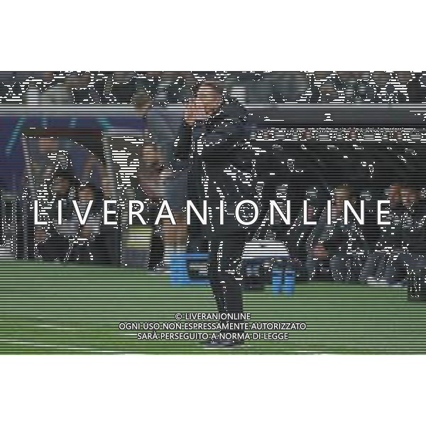 Fußball 1. Bundesliga - Eintracht Frankfurt - VfL Wolfsburg am 30.11.2025 im Deutsche Bank Park in Frankfurt Trainer Daniel Bauer (Wolfsburg) gibt lautstark Anweisungen Foto: osnapix / Marcus Hirnschal DFL regulations prohibit any use of photographs as image sequences and/or quasi-video. / action press AG KARMAPRESS-AG ALDO LIVERANI SAS