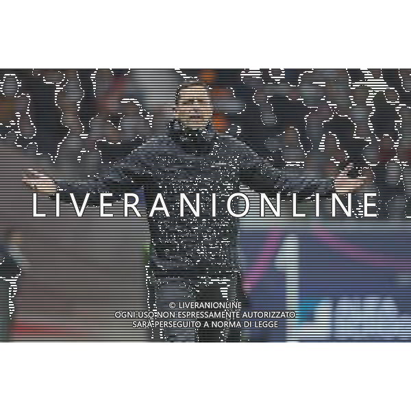 Fußball 1. Bundesliga - Eintracht Frankfurt - VfL Wolfsburg am 30.11.2025 im Deutsche Bank Park in Frankfurt Trainer Dino Toppmöller / Toppmoeller / Toppmoller (Frankfurt) gestikuliert Foto: osnapix / Marcus Hirnschal DFL regulations prohibit any use of photographs as image sequences and/or quasi-video. / action press AG KARMAPRESS-AG ALDO LIVERANI SAS