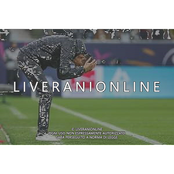 Fußball 1. Bundesliga - Eintracht Frankfurt - VfL Wolfsburg am 30.11.2025 im Deutsche Bank Park in Frankfurt Trainer Dino Toppmöller / Toppmoeller / Toppmoller (Frankfurt) unzufrieden, enttäuscht, enttaeuscht, niedergeschlagen Foto: osnapix / Marcus Hirnschal DFL regulations prohibit any use of photographs as image sequences and/or quasi-video. / action press AG KARMAPRESS-AG ALDO LIVERANI SAS