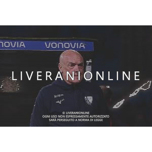 Uwe Roesler (Cheftrainer VfL Bochum), VfL Bochum vs. Dynamo Dresden, Fussball, 2. Bundesliga, 13. Spieltag, 21.11.2025 DFB regulations prohibit any use of photographs as image sequences and/or quasi-video / action press AG KARMAPRESS-AG ALDO LIVERANI SAS