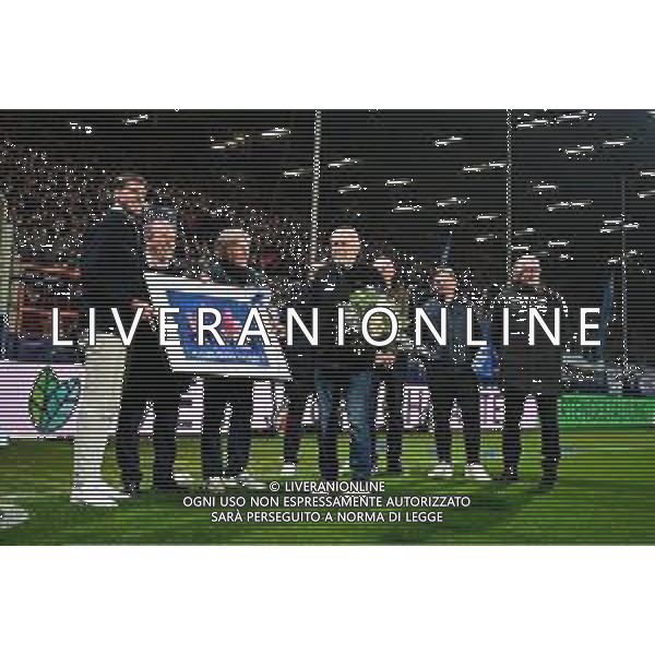 Ehrung Hermann Gerland, VfL Bochum vs. Dynamo Dresden, Fussball, 2. Bundesliga, 13. Spieltag, 21.11.2025 DFB regulations prohibit any use of photographs as image sequences and/or quasi-video / action press AG KARMAPRESS-AG ALDO LIVERANI SAS