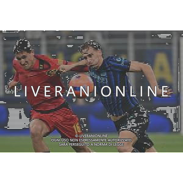 Inter vs Venezia nella foto Michael Venturi (Venezia) e Francesco Pio Esposito (Inter) Milano 03-12-2025 Stadio Giuseppe Meazza - San Siro Inter vs Venezia Coppa Italia Frecciarossa - ottavi di finale foto Roberto Garavaglia/Agenzia Aldo Liverani sas