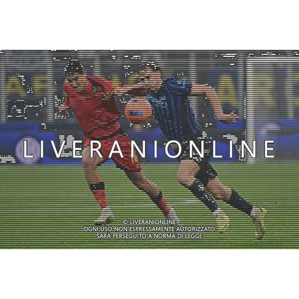 Inter vs Venezia nella foto Michael Venturi (Venezia) e Francesco Pio Esposito (Inter) Milano 03-12-2025 Stadio Giuseppe Meazza - San Siro Inter vs Venezia Coppa Italia Frecciarossa - ottavi di finale foto Roberto Garavaglia/Agenzia Aldo Liverani sas