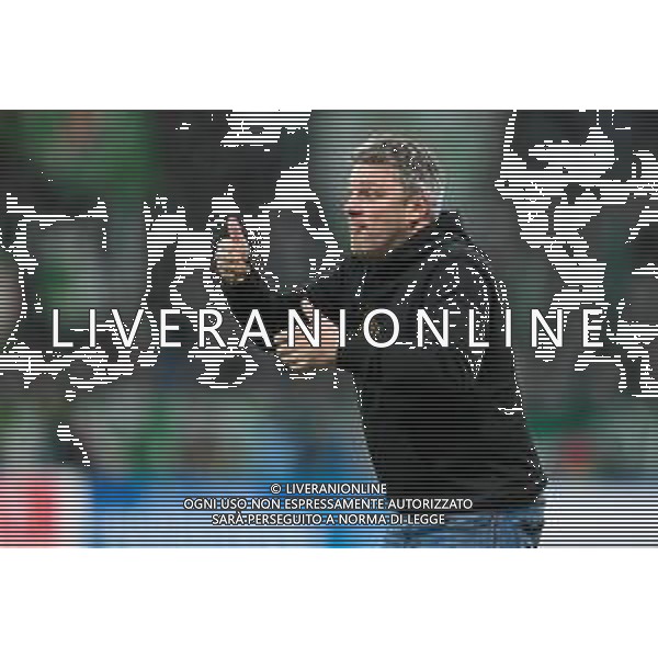 1. Bundesliga: SV Werder Bremen - 1. FC Köln am 29.11.2025 im Weserstadion in Bremen Trainer Lukasz Kwasniok (1. FC Koeln) gibt lautstark Anweisungen Foto: osnapix / Michael Titgemeyer DFL regulations prohibit any use of photographs as image sequences and/or quasi-video. / action press AG KARMAPRESS-AG ALDO LIVERANI SAS