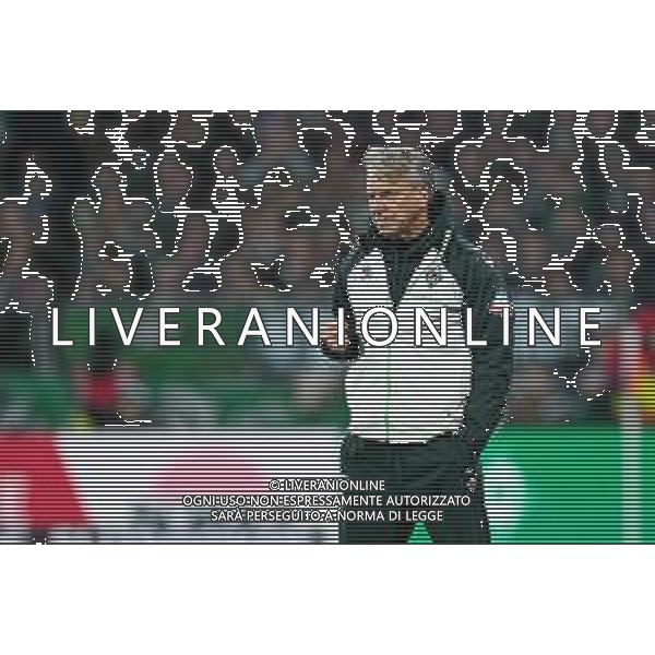 1. Bundesliga: SV Werder Bremen - 1. FC Köln am 29.11.2025 im Weserstadion in Bremen Trainer Horst Steffen (Bremen) jubelt, ballt die Faust. Foto: osnapix / Michael Titgemeyer DFL regulations prohibit any use of photographs as image sequences and/or quasi-video. / action press AG KARMAPRESS-AG ALDO LIVERANI SAS