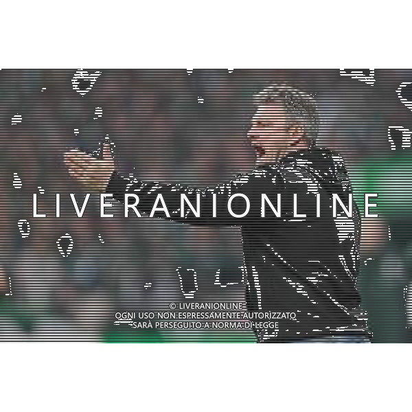 1. Bundesliga: SV Werder Bremen - 1. FC Köln am 29.11.2025 im Weserstadion in Bremen Trainer Lukasz Kwasniok (1. FC Koeln) gibt lautstark Anweisungen Foto: osnapix / Michael Titgemeyer DFL regulations prohibit any use of photographs as image sequences and/or quasi-video. / action press AG KARMAPRESS-AG ALDO LIVERANI SAS