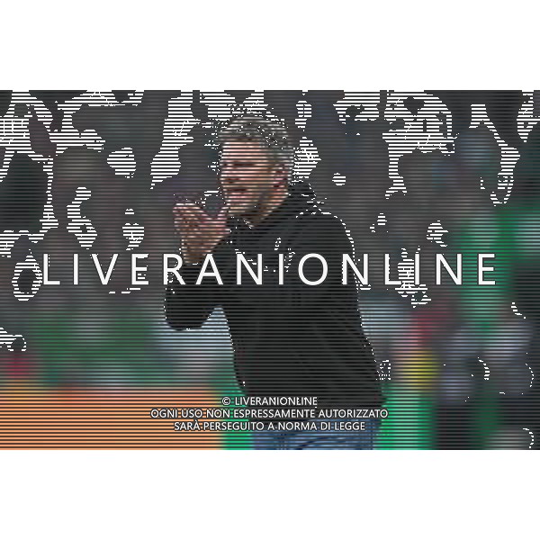 1. Bundesliga: SV Werder Bremen - 1. FC Köln am 29.11.2025 im Weserstadion in Bremen Trainer Lukasz Kwasniok (1. FC Koeln) gibt lautstark Anweisungen Foto: osnapix / Michael Titgemeyer DFL regulations prohibit any use of photographs as image sequences and/or quasi-video. / action press AG KARMAPRESS-AG ALDO LIVERANI SAS