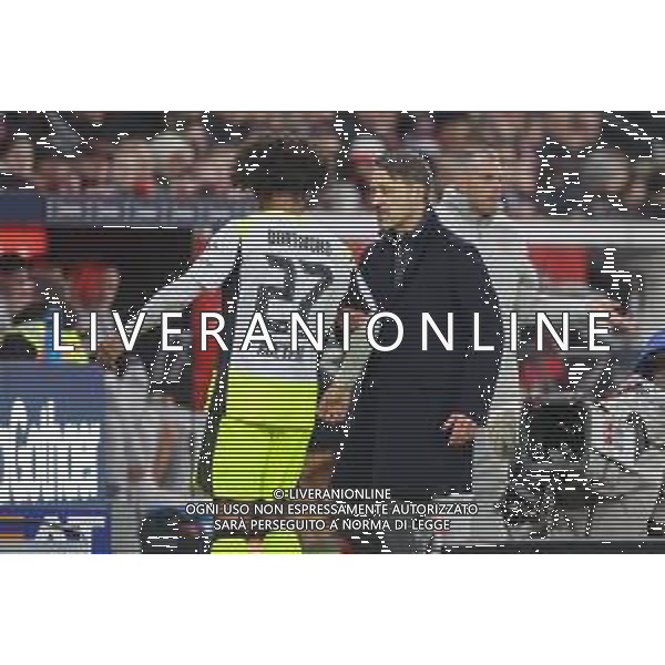 1. Bundesliga - Bayer 04 Leverkusen - Borussia Dortmund am 29.11.2025 in der BayArena in Leverkusen Trainer Niko Kovac (Dortmund) und Karim Adeyemi (Dortmund 27) Foto: osnapix / Marcus Hirnschal DFL regulations prohibit any use of photographs as image sequences and/or quasi-video / action press AG KARMAPRESS-AG ALDO LIVERANI SAS