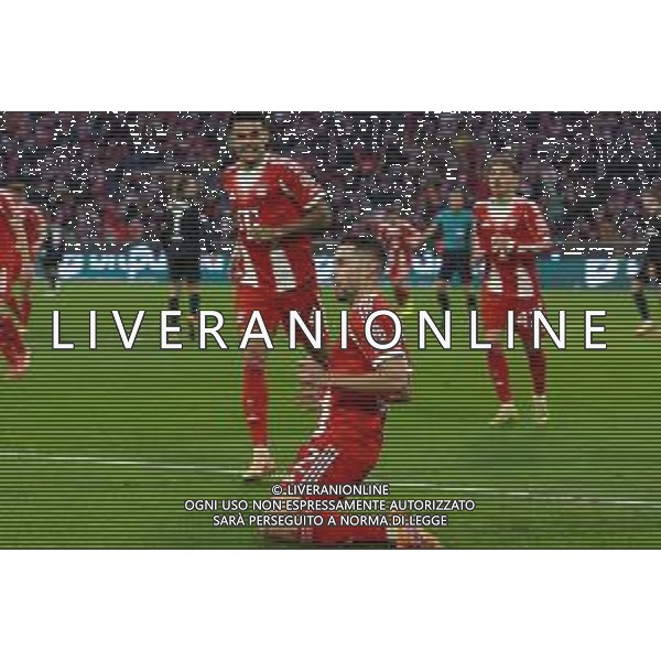 Torjubel von Raphael Guerreiro #22 (FC Bayern Muenchen) zum Ausgleich 1:1, FC Bayern Muenchen vs. FC St. Pauli, Fussball, 1. Bundesliga, 12. Spieltag, 29.11.2025 DFB regulations prohibit any use of photographs as image sequences and/or quasi-video / action press AG KARMAPRESS-AG ALDO LIVERANI SAS
