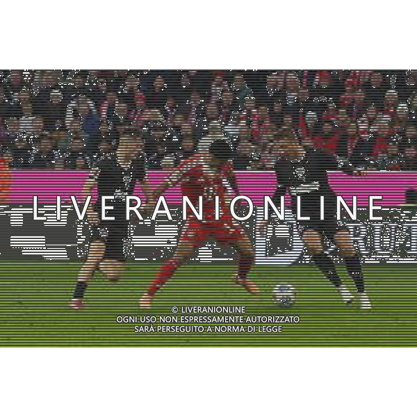 l-r: im Zweikampf, Aktion, mit Arkadiusz Pyrka #11 (FC St. Pauli), Luis Diaz #14 (FC Bayern Muenchen), Hauke Wahl #5 (FC St. Pauli), FC Bayern Muenchen vs. FC St. Pauli, Fussball, 1. Bundesliga, 12. Spieltag, 29.11.2025 DFB regulations prohibit any use of photographs as image sequences and/or quasi-video / action press AG KARMAPRESS-AG ALDO LIVERANI SAS