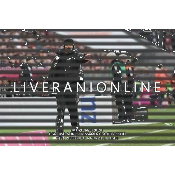 Chef-Trainer Vincent Kompany (FC Bayern Muenchen) gibt Anweisungen am Spielfeldrand, FC Bayern Muenchen vs. FC St. Pauli, Fussball, 1. Bundesliga, 12. Spieltag, 29.11.2025 DFB regulations prohibit any use of photographs as image sequences and/or quasi-video / action press AG KARMAPRESS-AG ALDO LIVERANI SAS