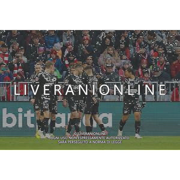 die Mannschaft freut sich ueber das Tor von Andreas Hountondji #27 (FC St. Pauli) zum 0:1, FC Bayern Muenchen vs. FC St. Pauli, Fussball, 1. Bundesliga, 12. Spieltag, 29.11.2025 DFB regulations prohibit any use of photographs as image sequences and/or quasi-video / action press AG KARMAPRESS-AG ALDO LIVERANI SAS