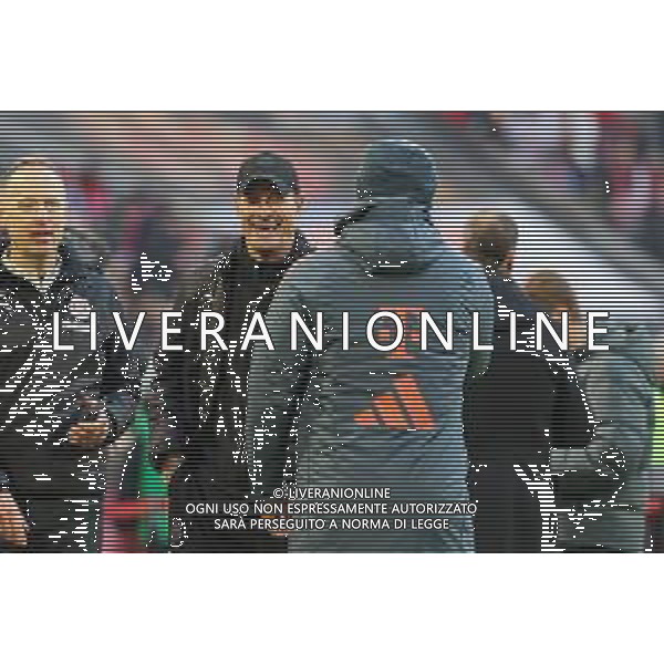 l-r: Chef-Trainer Alexander Blessin (FC St. Pauli) und Chef-Trainer Vincent Kompany (FC Bayern Muenchen), FC Bayern Muenchen vs. FC St. Pauli, Fussball, 1. Bundesliga, 12. Spieltag, 29.11.2025 DFB regulations prohibit any use of photographs as image sequences and/or quasi-video / action press AG KARMAPRESS-AG ALDO LIVERANI SAS