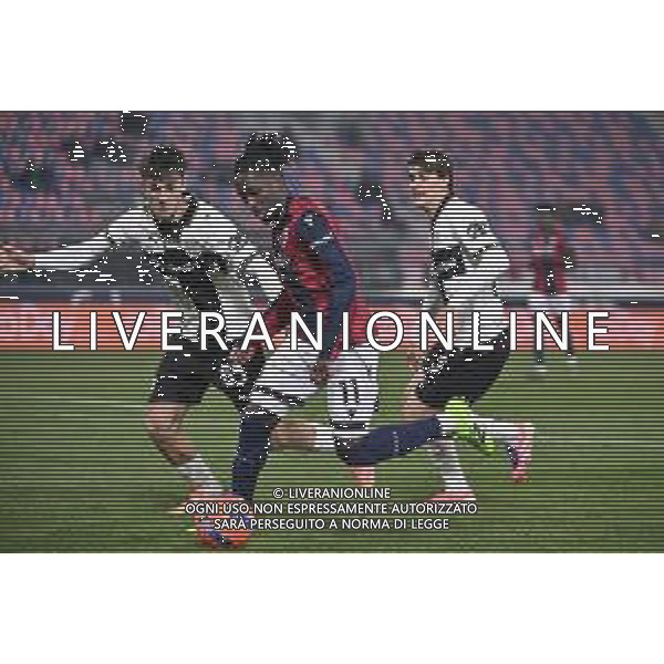 TVRG Bologna vs Parma nella foto Jonathan David Rowe (Bologna) controllato da Nicolas Trabucchi (Parma) e Benjamin Cremaschi (Parma) Bologna 04-12-2025 Stadio Renato Dall\'Ara Bologna vs Parma Coppa Italia Frecciarossa - ottavi di finale foto Roberto Garavaglia/Agenzia Aldo Liverani sas