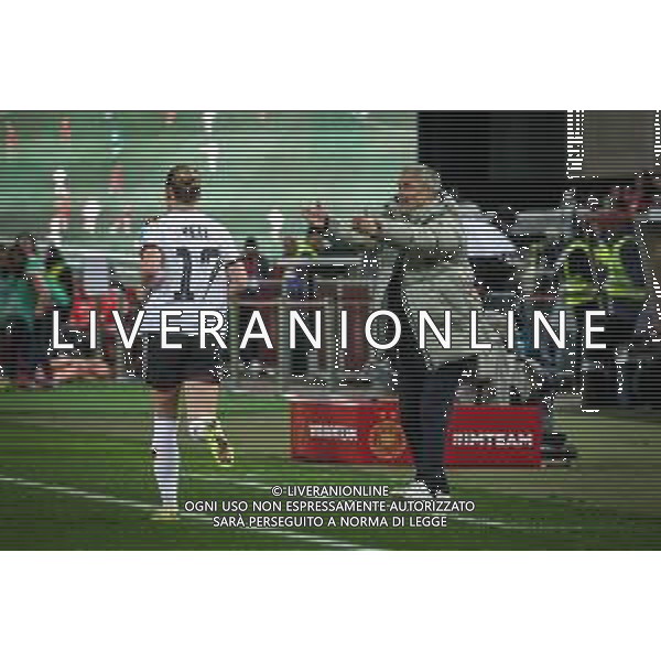 Cheftrainer Christian Wueck(Deutschland) gestikuliert, mit Franziska Kett #17 (Deutschland), Deutschland vs. Spanien, Fussball, Frauen, UEFA, Women’s Nations League, Saison 2025/2026, Finale - Runde 1 von 2, 28.11.2025 / action press AG KARMAPRESS-AG ALDO LIVERANI SAS