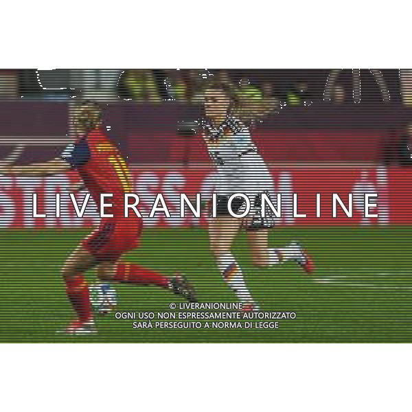 Selina Cerci #15 (Deutschland) in Aktion gegen Maria Leon #16 (Spanien / Seleccion Espanola Femenina de Futbol), Deutschland vs. Spanien, Fussball, Frauen, UEFA, Women’s Nations League, Saison 2025/2026, Finale - Runde 1 von 2, 28.11.2025 / action press AG KARMAPRESS-AG ALDO LIVERANI SAS