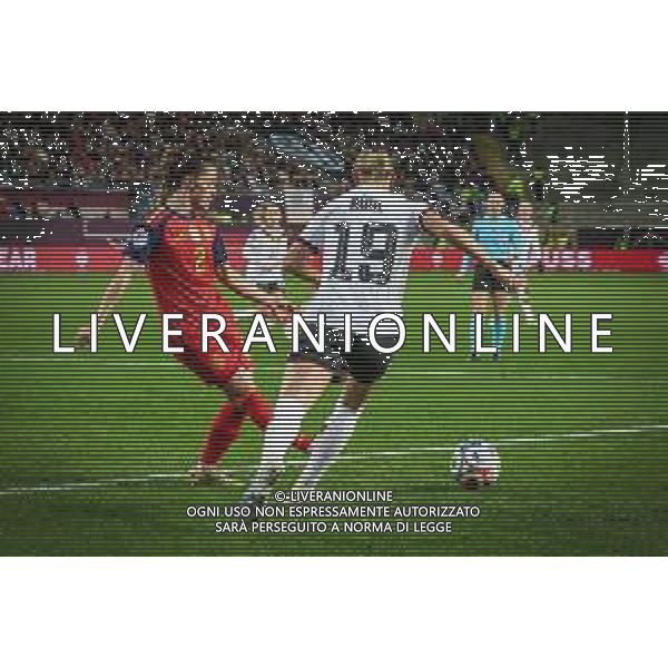 Ona Batlle # (Spanien / Seleccion Espanola Femenina de Futbol) in Aktion gegen Klara Buehl #19 (Deutschland), Deutschland vs. Spanien, Fussball, Frauen, UEFA, Women’s Nations League, Saison 2025/2026, Finale - Runde 1 von 2, 28.11.2025 / action press AG KARMAPRESS-AG ALDO LIVERANI SAS