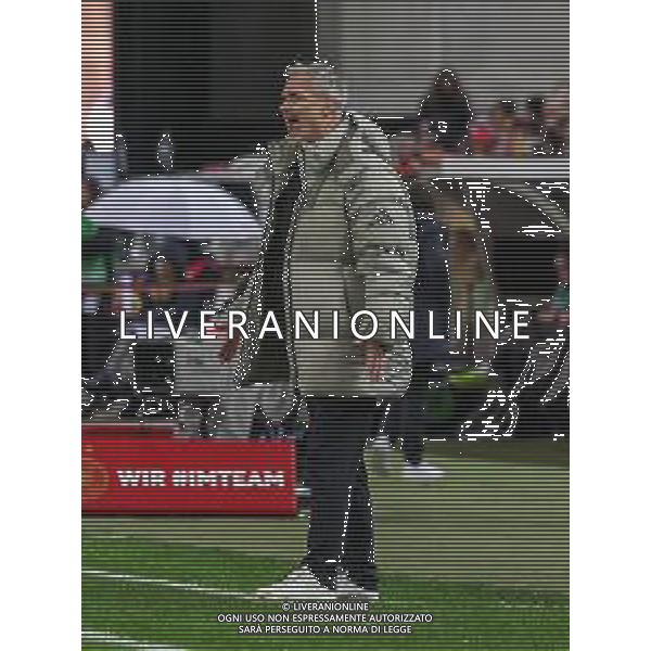 Cheftrainer Christian Wueck(Deutschland) schreit, Deutschland vs. Spanien, Fussball, Frauen, UEFA, Women’s Nations League, Saison 2025/2026, Finale - Runde 1 von 2, 28.11.2025 / action press AG KARMAPRESS-AG ALDO LIVERANI SAS