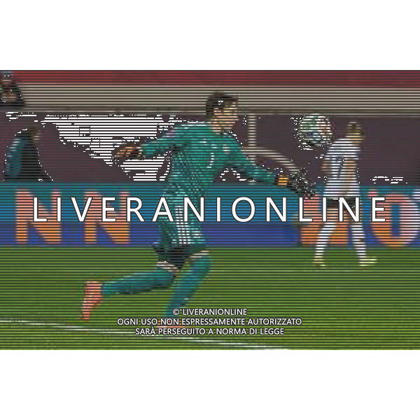 Ann-Katrin Berger #1 (Deutschland) in aktion, Abschlag, Deutschland vs. Spanien, Fussball, Frauen, UEFA, Women’s Nations League, Saison 2025/2026, Finale - Runde 1 von 2, 28.11.2025 / action press AG KARMAPRESS-AG ALDO LIVERANI SAS