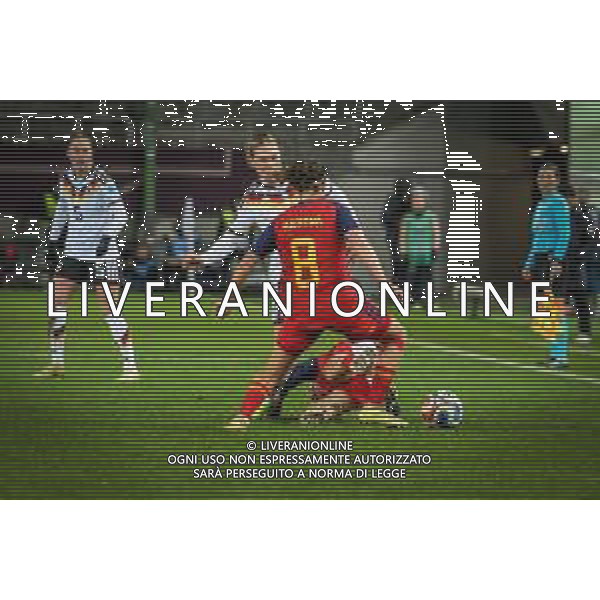 Rebecca Knaak #4 (Deutschland) in Aktion gegen Mariona Caldentey Oliver #8 (Spanien / Seleccion Espanola Femenina de Futbol), Deutschland vs. Spanien, Fussball, Frauen, UEFA, Women’s Nations League, Saison 2025/2026, Finale - Runde 1 von 2, 28.11.2025 / action press AG KARMAPRESS-AG ALDO LIVERANI SAS