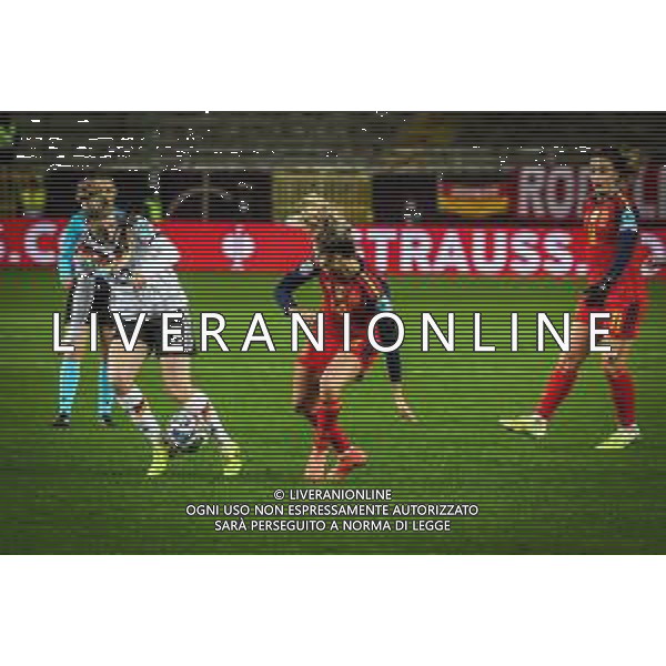 Alara #13 (Deutschland) im Duell mit Laia Aleixandri #14 (Spanien / Seleccion Espanola Femenina de Futbol), Deutschland vs. Spanien, Fussball, Frauen, UEFA, Women’s Nations League, Saison 2025/2026, Finale - Runde 1 von 2, 28.11.2025 / action press AG KARMAPRESS-AG ALDO LIVERANI SAS