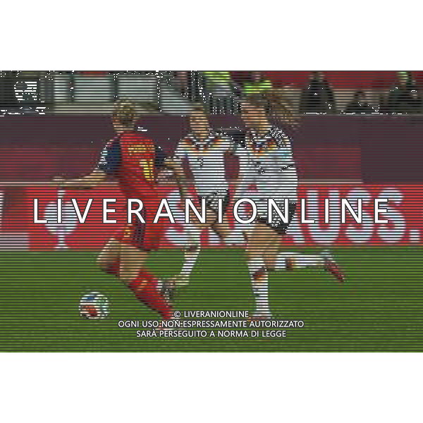 Schuss aufs Tor von Selina Cerci #15 (Deutschland), Deutschland vs. Spanien, Fussball, Frauen, UEFA, Women’s Nations League, Saison 2025/2026, Finale - Runde 1 von 2, 28.11.2025 / action press AG KARMAPRESS-AG ALDO LIVERANI SAS