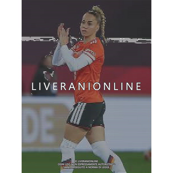 Giulia Gwinn #7 (Deutschland) gruesst die Fans, Deutschland vs. Spanien, Fussball, Frauen, UEFA, Women’s Nations League, Saison 2025/2026, Finale - Runde 1 von 2, 28.11.2025 / action press AG KARMAPRESS-AG ALDO LIVERANI SAS