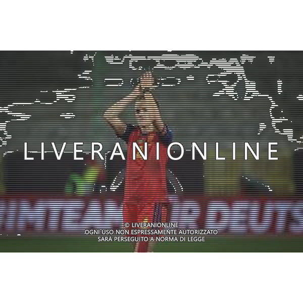 Irene Paredes Hernandez #4 (Spanien / Seleccion Espanola Femenina de Futbol) verabschiedet sich von den Fans, Deutschland vs. Spanien, Fussball, Frauen, UEFA, Women’s Nations League, Saison 2025/2026, Finale - Runde 1 von 2, 28.11.2025 / action press AG KARMAPRESS-AG ALDO LIVERANI SAS