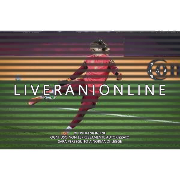 Stina Johannes #12 (Deutschland) warm-up, Deutschland vs. Spanien, Fussball, Frauen, UEFA, Women’s Nations League, Saison 2025/2026, Finale - Runde 1 von 2, 28.11.2025 / action press AG KARMAPRESS-AG ALDO LIVERANI SAS