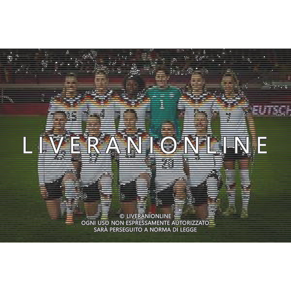 Mannschaftsfoto der deutschen Mannschaft, Deutschland vs. Spanien, Fussball, Frauen, UEFA, Women’s Nations League, Saison 2025/2026, Finale - Runde 1 von 2, 28.11.2025 / action press AG KARMAPRESS-AG ALDO LIVERANI SAS