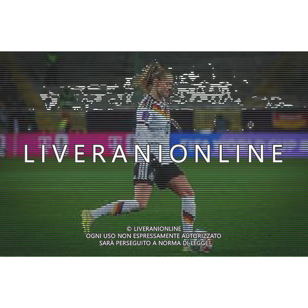 Janina Minge #5 (Deutschland) in Aktion, Deutschland vs. Spanien, Fussball, Frauen, UEFA, Women’s Nations League, Saison 2025/2026, Finale - Runde 1 von 2, 28.11.2025 / action press AG KARMAPRESS-AG ALDO LIVERANI SAS