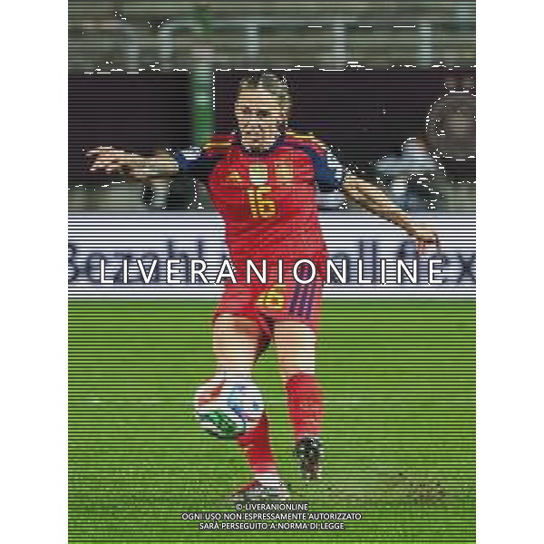 Maria Leon #16 (Spanien / Seleccion Espanola Femenina de Futbol) mit einem Freistoss, Deutschland vs. Spanien, Fussball, Frauen, UEFA, Women’s Nations League, Saison 2025/2026, Finale - Runde 1 von 2, 28.11.2025 / action press AG KARMAPRESS-AG ALDO LIVERANI SAS