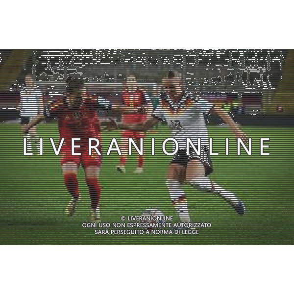 Klara Buehl #19 (Deutschland) in Aktion gegen Ona Batlle #2 (Spanien / Seleccion Espanola Femenina de Futbol), Deutschland vs. Spanien, Fussball, Frauen, UEFA, Women’s Nations League, Saison 2025/2026, Finale - Runde 1 von 2, 28.11.2025 / action press AG KARMAPRESS-AG ALDO LIVERANI SAS