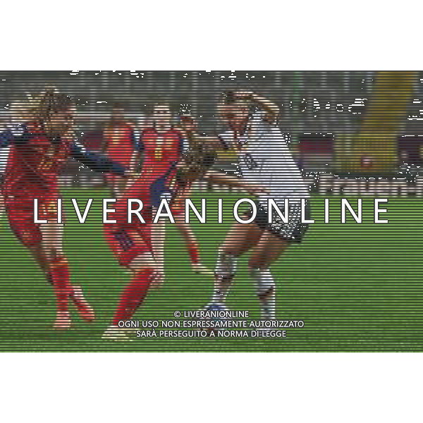 Klara Buehl #19 (Deutschland) in Aktion, mit Laia Aleixandri # (Spanien / Seleccion Espanola Femenina de Futbol), Deutschland vs. Spanien, Fussball, Frauen, UEFA, Women’s Nations League, Saison 2025/2026, Finale - Runde 1 von 2, 28.11.2025 / action press AG KARMAPRESS-AG ALDO LIVERANI SAS