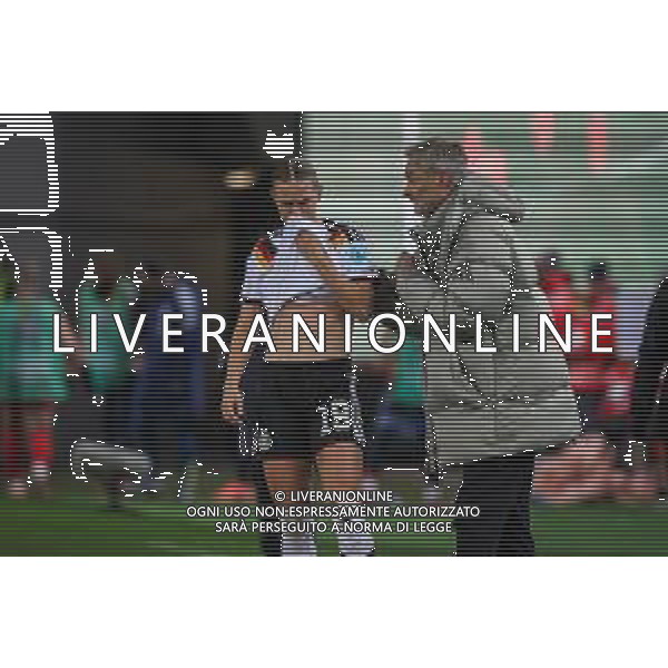 Klara Buehl #19 (Deutschland) im Gespraech mit Cheftrainer Christian Wueck (Deutschland), Deutschland vs. Spanien, Fussball, Frauen, UEFA, Women’s Nations League, Saison 2025/2026, Finale - Runde 1 von 2, 28.11.2025 / action press AG KARMAPRESS-AG ALDO LIVERANI SAS