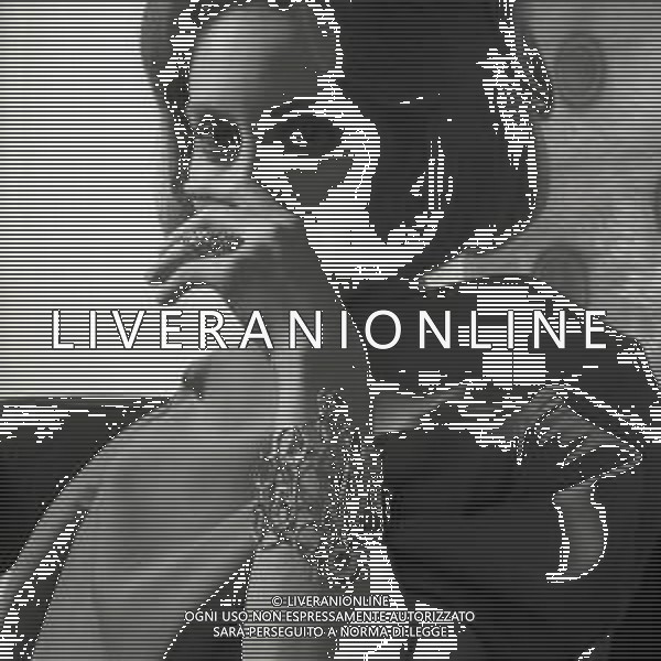 NEG-1969 MOSTRA GIULIO SFORZA ROSANNA VAUDETTI PROVA ALCUNI GIOIELLI AG ALDO LIVERANI SAS