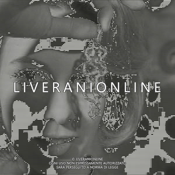 NEG-1969 MOSTRA GIULIO SFORZA ROSANNA VAUDETTI PROVA ALCUNI GIOIELLI AG ALDO LIVERANI SAS