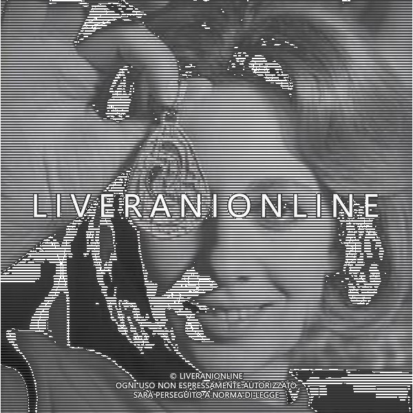 NEG-1969 MOSTRA GIULIO SFORZA ROSANNA VAUDETTI PROVA ALCUNI GIOIELLI AG ALDO LIVERANI SAS