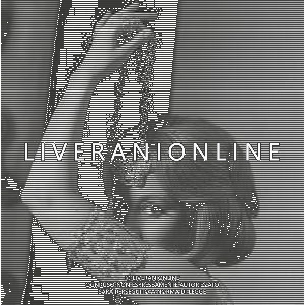 NEG-1969 MOSTRA GIULIO SFORZA ROSANNA VAUDETTI PROVA ALCUNI GIOIELLI AG ALDO LIVERANI SAS