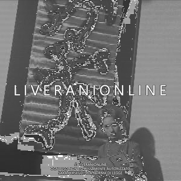 NEG-1969 MOSTRA GIULIO SFORZA ROSANNA VAUDETTI PROVA ALCUNI GIOIELLI AG ALDO LIVERANI SAS