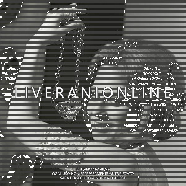 NEG-1969 MOSTRA GIULIO SFORZA ROSANNA VAUDETTI PROVA ALCUNI GIOIELLI AG ALDO LIVERANI SAS