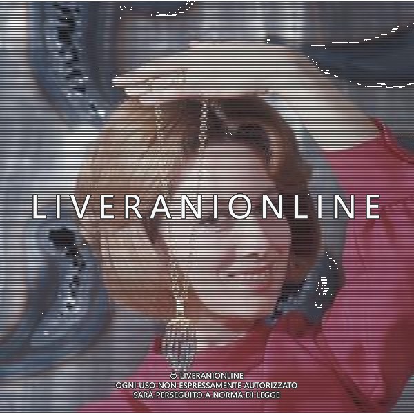 COL-1969 MOSTRA GIULIO SFORZA ROSANNA VAUDETTI PROVA ALCUNI GIOIELLI AG ALDO LIVERANI SAS 