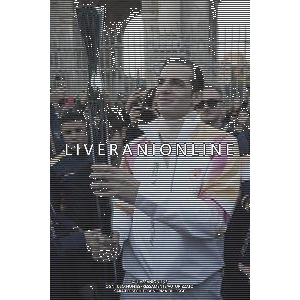 Roma 06 Dicembre 2025 Achille Lauro Tedoforo al colosseo con la Fiamma Olimpica dei Giochi Olimpici Invernali di Milano-Cortina 2026 Nella Foto: Achille Lauro Foto Credit: Andrea Bracaglia- AGENZIA ALDO LIVERANI SAS