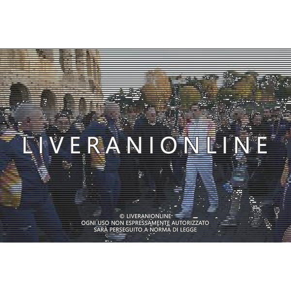 Roma 06 Dicembre 2025 Achille Lauro Tedoforo al colosseo con la Fiamma Olimpica dei Giochi Olimpici Invernali di Milano-Cortina 2026 Nella Foto: Achille Lauro Foto Credit: Andrea Bracaglia- AGENZIA ALDO LIVERANI SAS