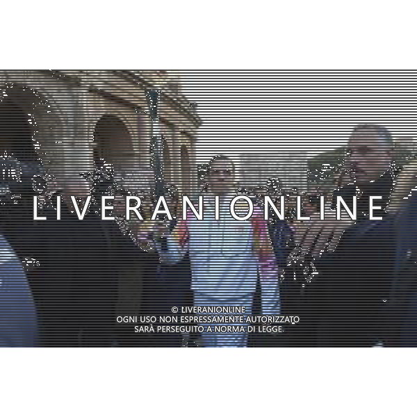 Roma 06 Dicembre 2025 Achille Lauro Tedoforo al colosseo con la Fiamma Olimpica dei Giochi Olimpici Invernali di Milano-Cortina 2026 Nella Foto: Achille Lauro Foto Credit: Andrea Bracaglia- AGENZIA ALDO LIVERANI SAS