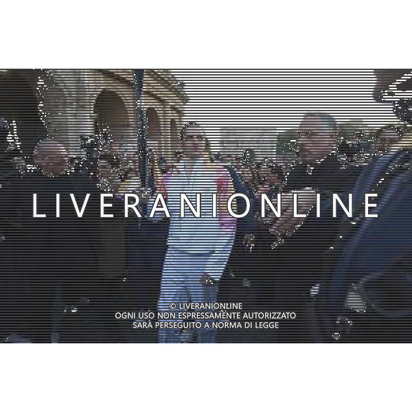 Roma 06 Dicembre 2025 Achille Lauro Tedoforo al colosseo con la Fiamma Olimpica dei Giochi Olimpici Invernali di Milano-Cortina 2026 Nella Foto: Achille Lauro Foto Credit: Andrea Bracaglia- AGENZIA ALDO LIVERANI SAS