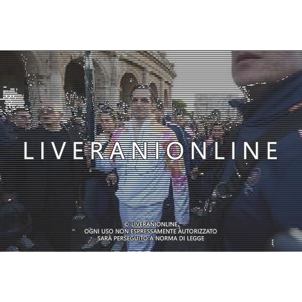 Roma 06 Dicembre 2025 Achille Lauro Tedoforo al colosseo con la Fiamma Olimpica dei Giochi Olimpici Invernali di Milano-Cortina 2026 Nella Foto: Achille Lauro Foto Credit: Andrea Bracaglia- AGENZIA ALDO LIVERANI SAS