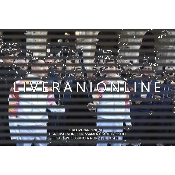 Roma 06 Dicembre 2025 Achille Lauro Tedoforo al colosseo con la Fiamma Olimpica dei Giochi Olimpici Invernali di Milano-Cortina 2026 Nella Foto: Achille Lauro, Boss Doms Foto Credit: Andrea Bracaglia- AGENZIA ALDO LIVERANI SAS