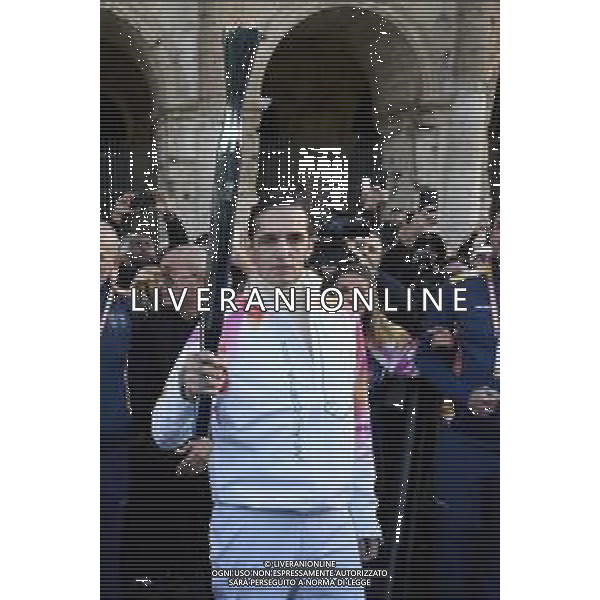 Roma 06 Dicembre 2025 Achille Lauro Tedoforo al colosseo con la Fiamma Olimpica dei Giochi Olimpici Invernali di Milano-Cortina 2026 Nella Foto: Achille Lauro Foto Credit: Andrea Bracaglia- AGENZIA ALDO LIVERANI SAS